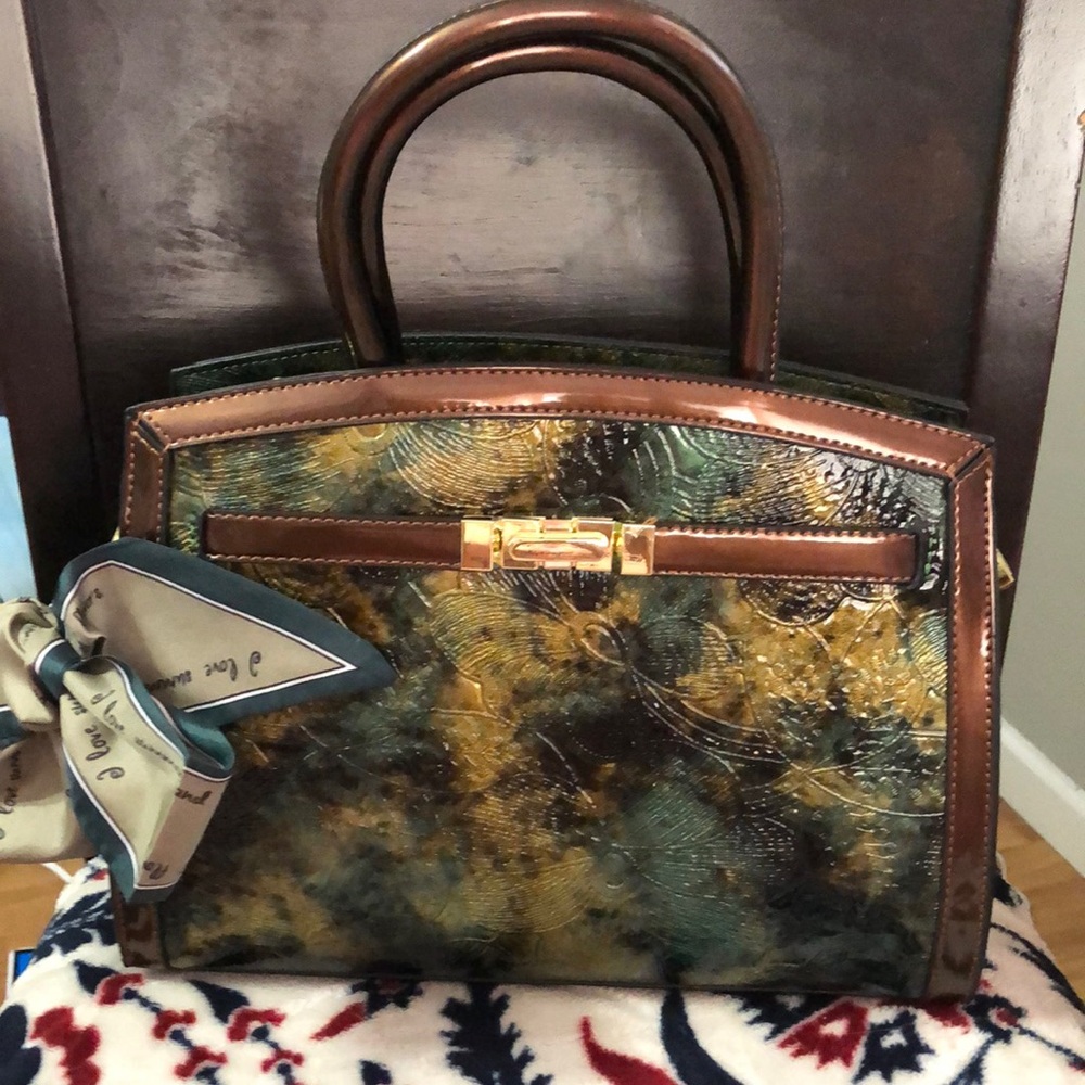 Beautiful New Unique Purse Vegan Leather